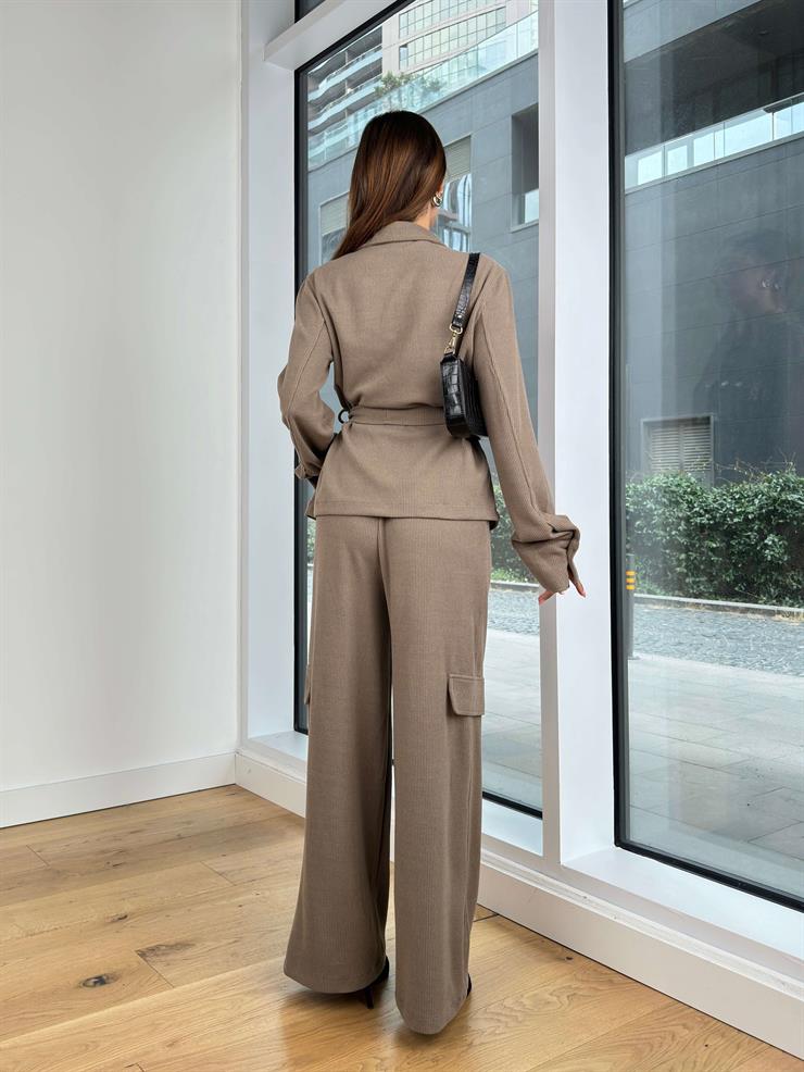 Önü Çıtçıt Kapamalı Belden Kuşaklı Ceket Bol Paça Pantolon Katrin Vizon Kadın İkili Takım 25K090