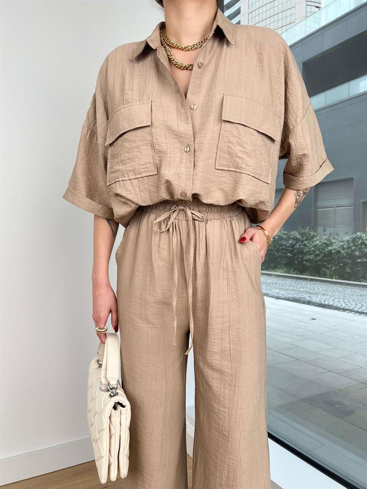 Yarım Kol Büyük Cepli Gömlek Beli Bağcıklı Ve Lastikli Bol Pantolon Kaydat Kadın Vizon Keten Takım 24Y202