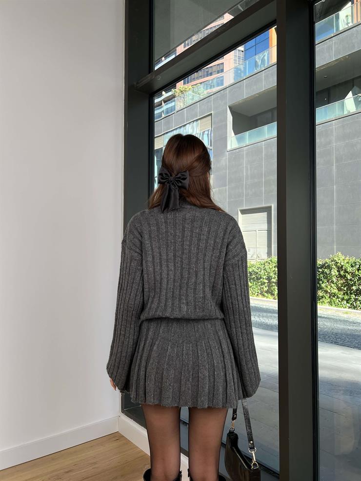 Boğazlı Geniş Kollu Kazak Pileli Etek Tavita Kadın Gri Triko Takım 24Y076