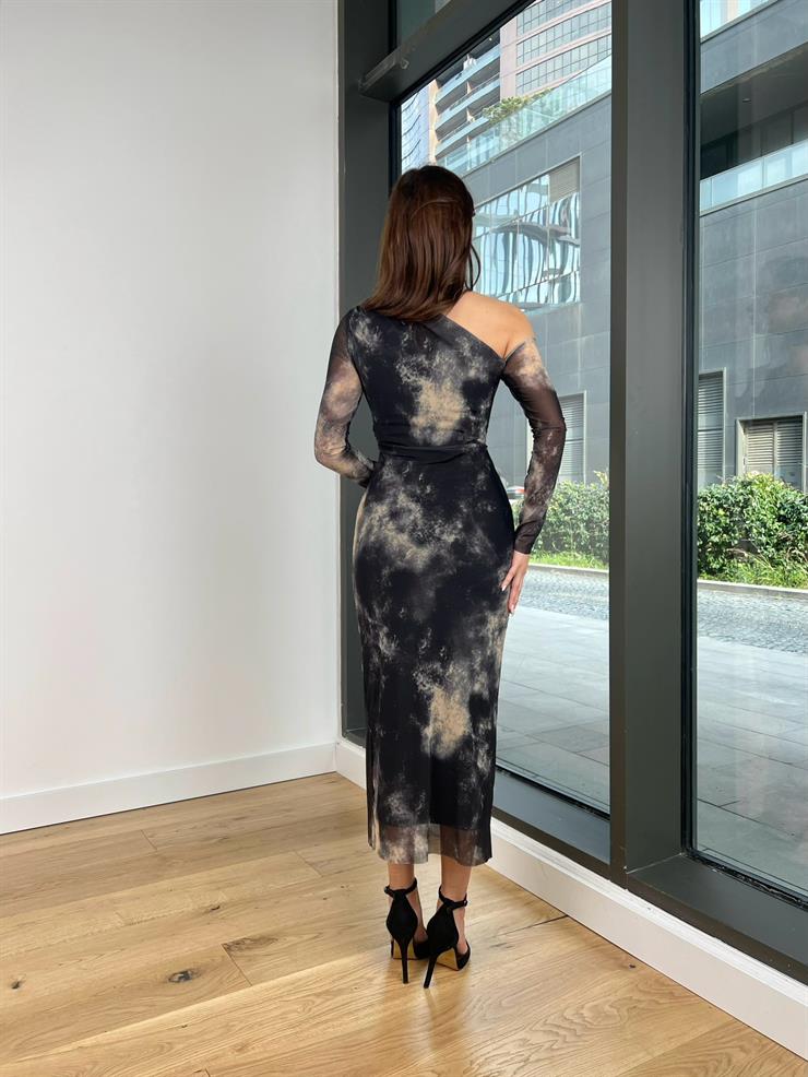 Tek Omuz Detay Uzun Tül Kol Kelina Kadın Siyah Desenli Midi Elbise 24k436