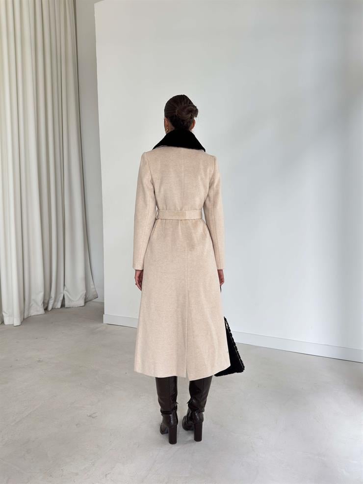 Yakası Tüylü Düğme Kapamalı Kuşaklı Kelmira Vizon Kaban Kaban 26K254