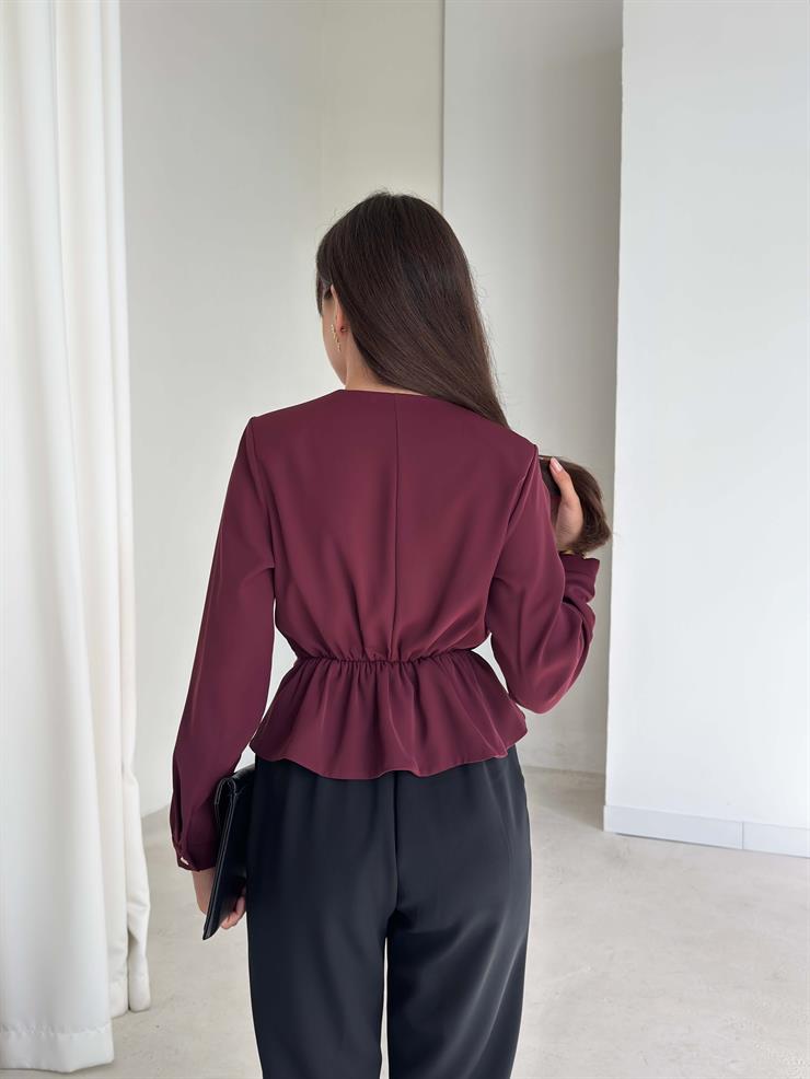 Beli Lastikli Aksesuarlı Kolları Düğmeli Kruvaze Yaka Kelnide Kadın Bordo Bluz 26K102