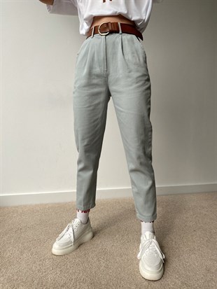 Yüksek Bel Kemerli Havuç Model Kadın Gri Pantolon 21Y000015