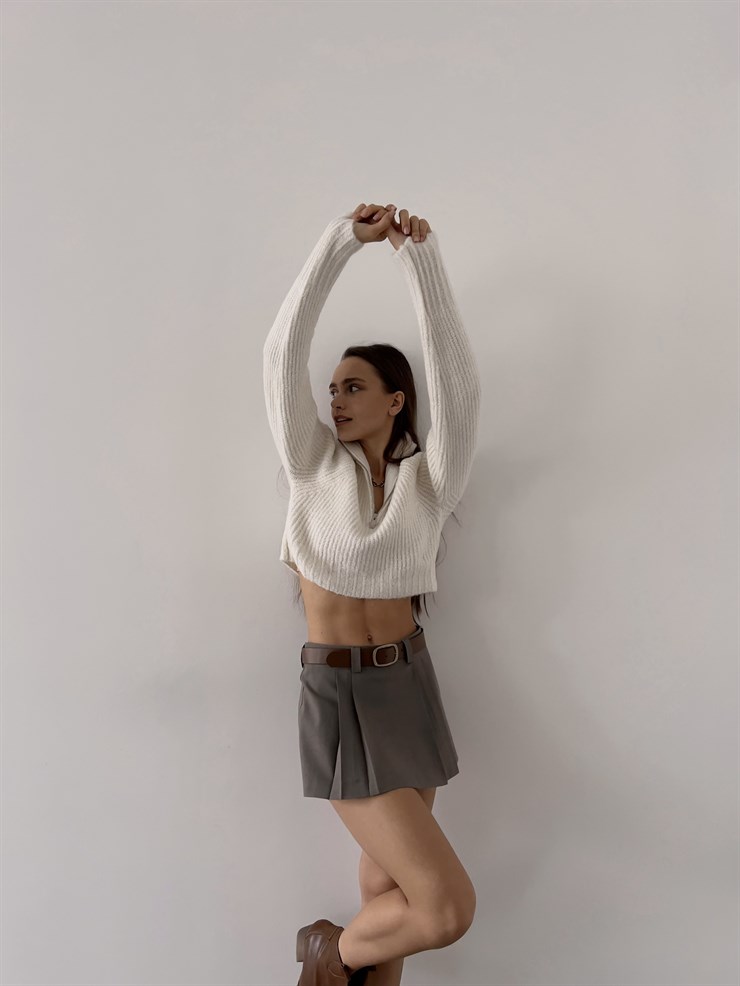 Önü Pileli Kemerli Kadın Vizon Şort Etek 23K000237