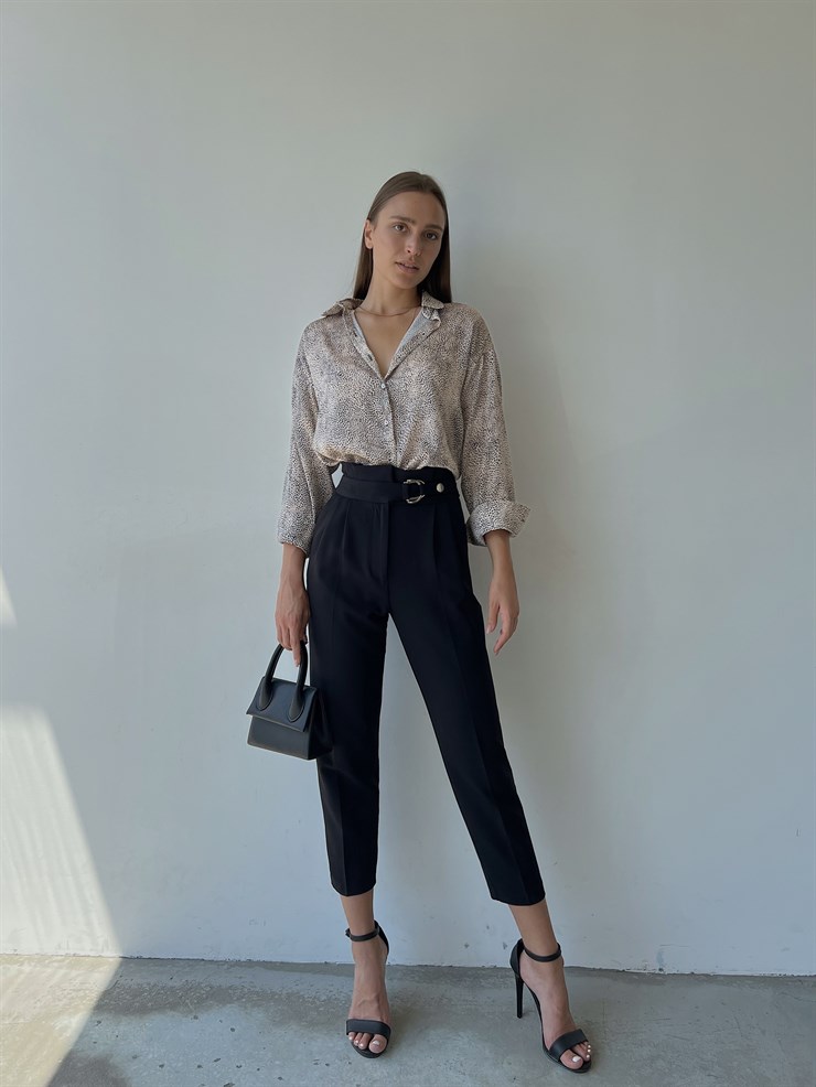 Kemerli Yüksek Bel Beli Pileli Havuç Model Sabin Kadın Siyah Pantolon 22Y000508