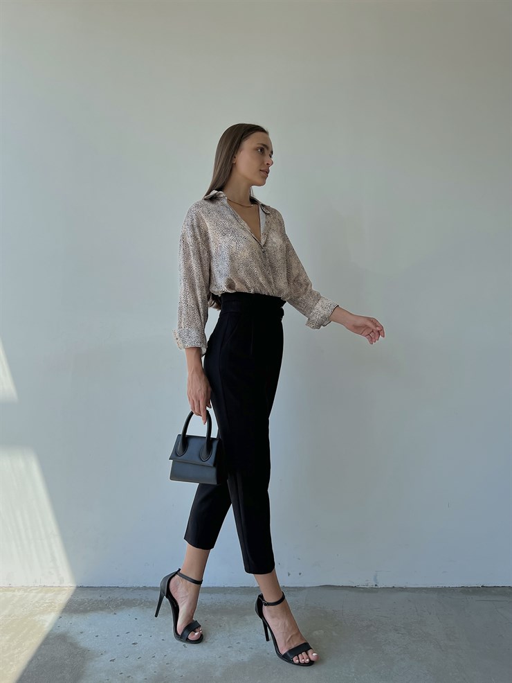 Kemerli Yüksek Bel Beli Pileli Havuç Model Sabin Kadın Siyah Pantolon 22Y000508