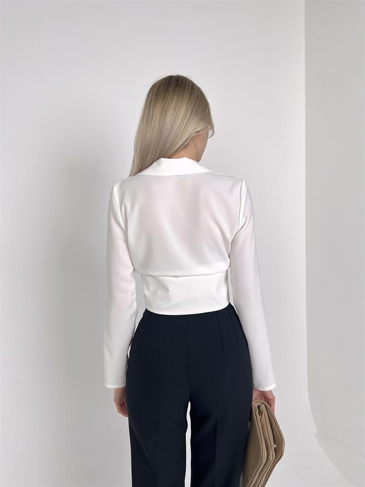 V Yaka Önü Düğme Detaylı Kendri Kadın Beyaz Gömlek 23Y000132