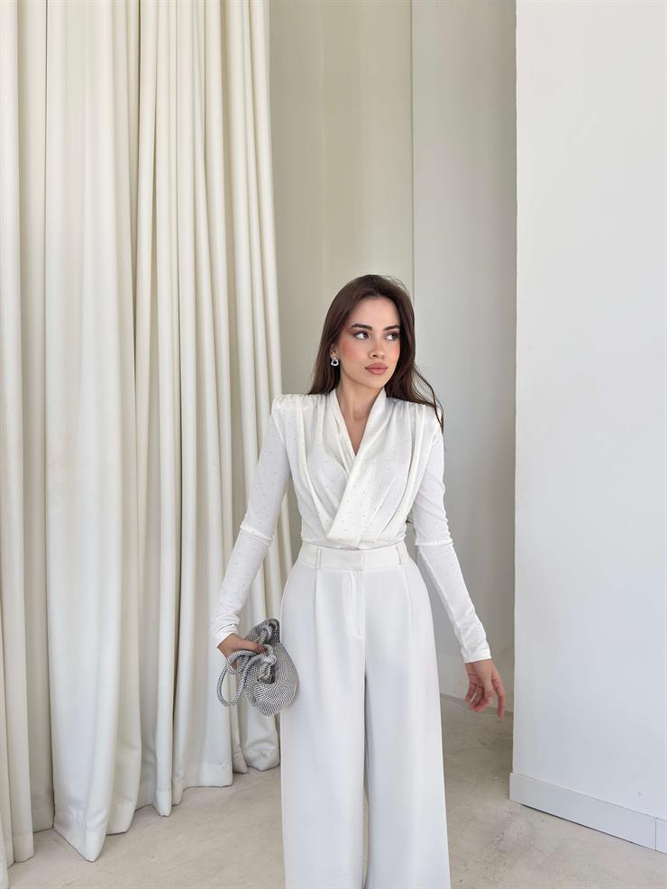 Taşlı Kruvaze Yaka Drape Detaylı Kenlan Ekru Kadın Bodysuit 26K289