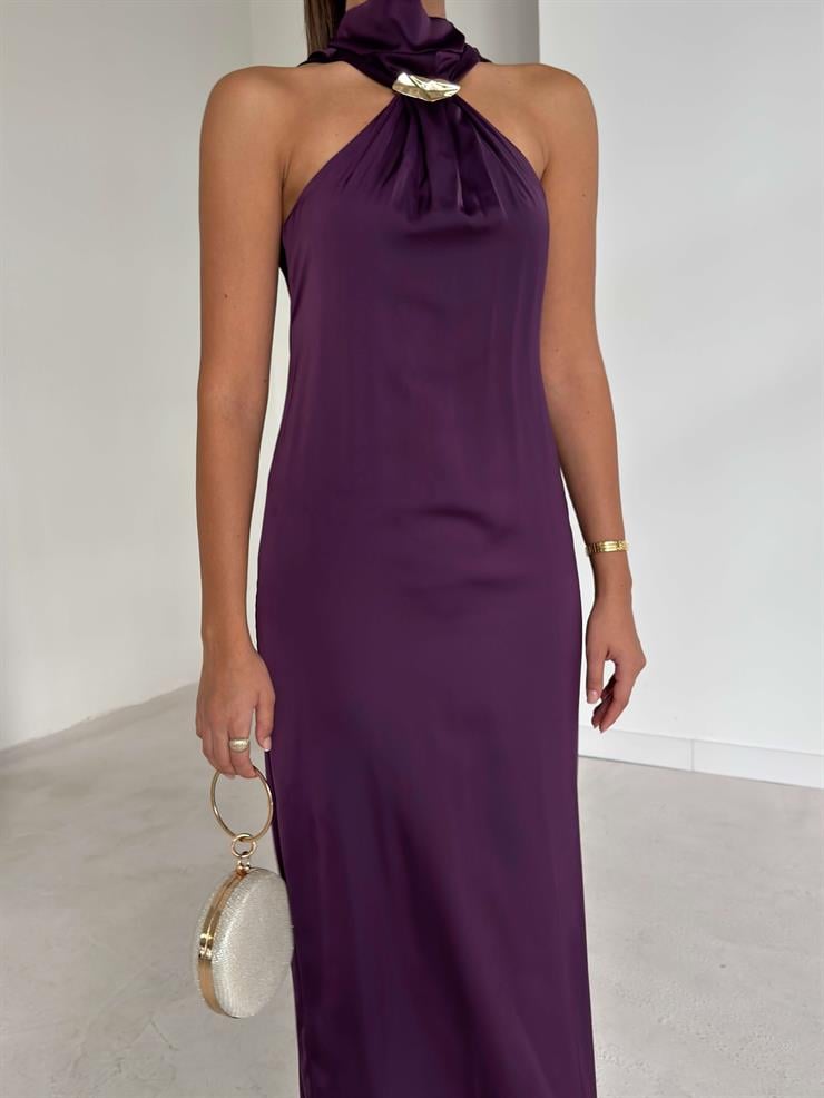 Aksesuarlı Boyundan Bağlamalı Saten Kenli Mor Kadın Elbise 26K089