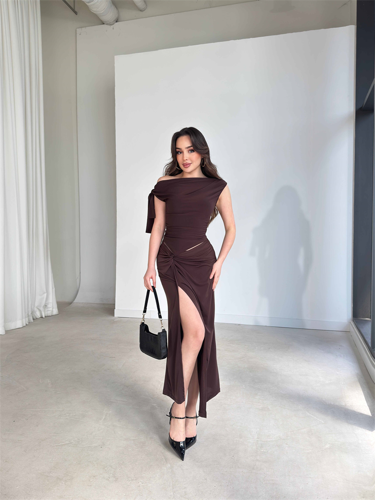 Omuzdan Bağlamalı Eteği Yırtmaçlı Midi Boy Kahverengi Kenna Kadın İkili Takım 26Y166