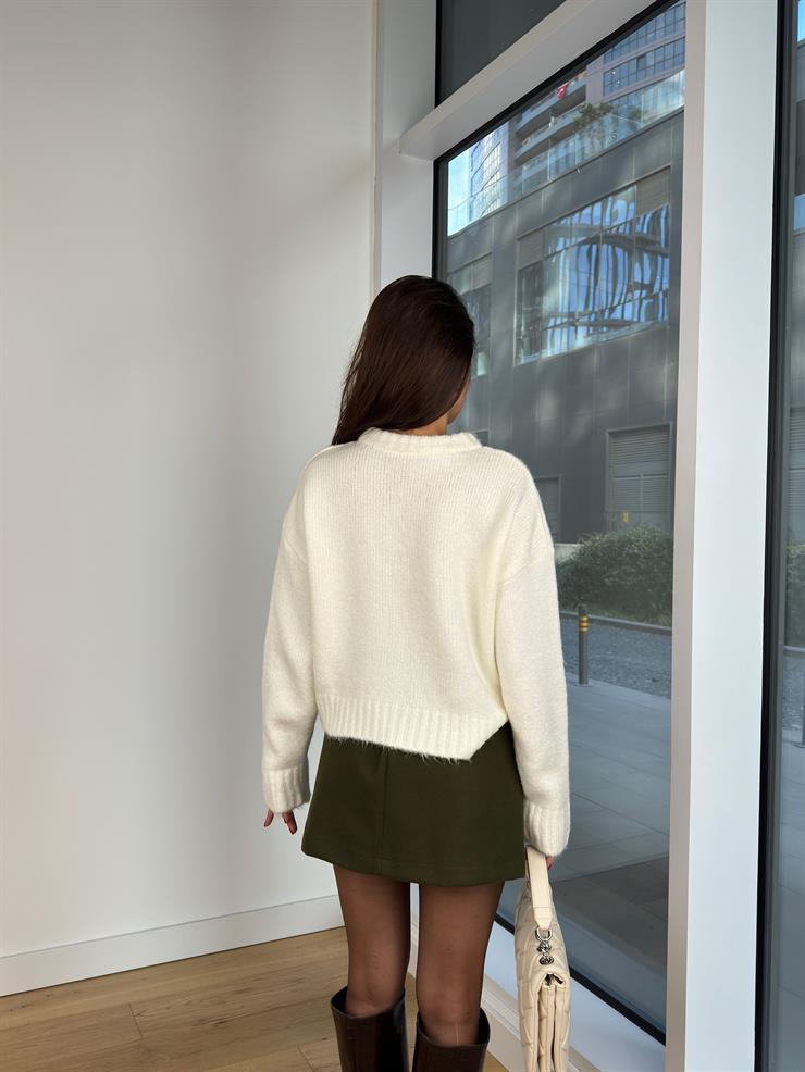 Göğüs Kısmı Kalp Pencereli Kenner Ekru Kadın Kazak 25K300