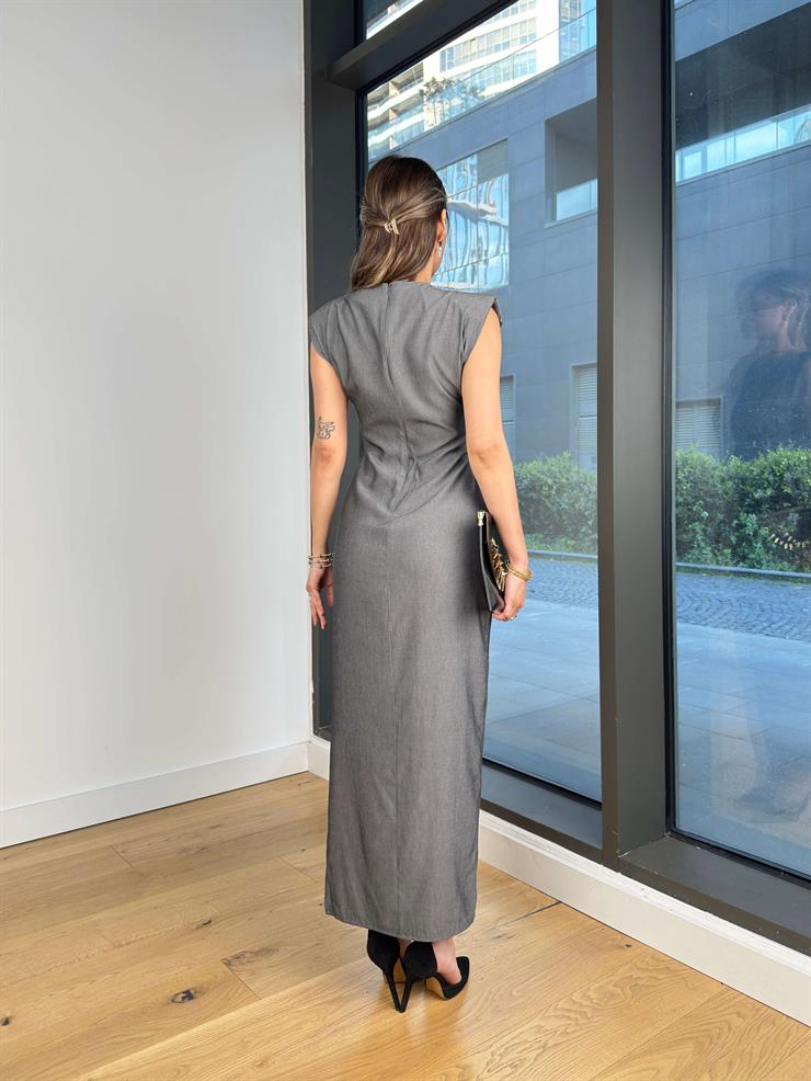 Kolsuz Drapeli Ve Yandan Aksesuarlı Keplen Gri Kadın Elbise 25Y281