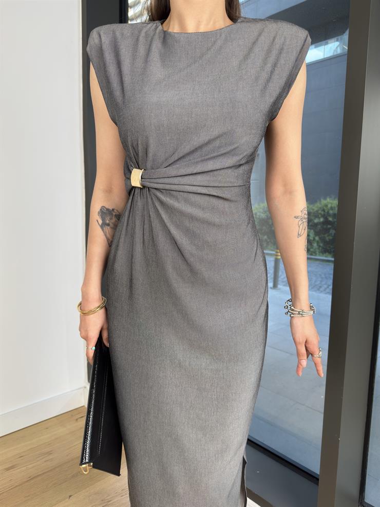Kolsuz Drapeli Ve Yandan Aksesuarlı Keplen Gri Kadın Elbise 25Y281