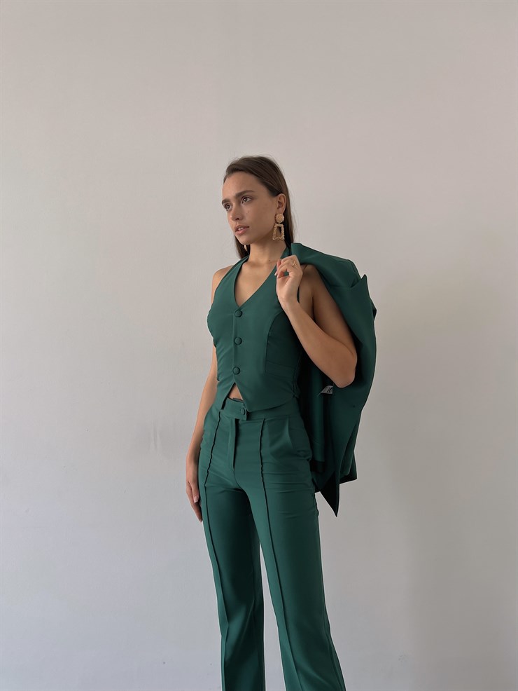 Düğme Kapamalı Alt Yanları Cepli Kesley Kadın Zümrüt Üçlü Takım 23K000248