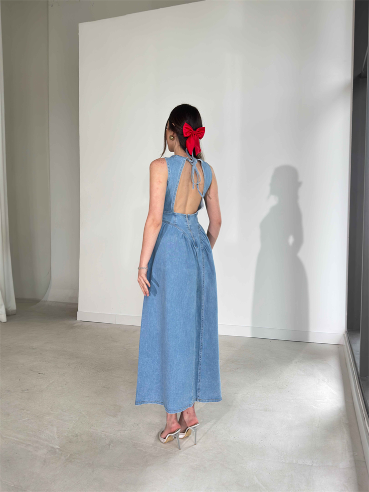 Arkası İp Bağlamalı Pencere Detaylı Eteği Çan Model Kevran Buz Mavisi Kadın Kot Elbise 26Y121