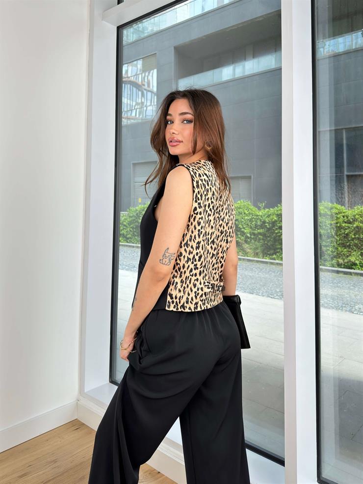 Önü Düğme Kapamalı Arkası Leopar Desenli Yelek Yüksek Bel Beli Bağcıklı Bol Pantolon Kieza Kadın Siyah Takım 24Y447