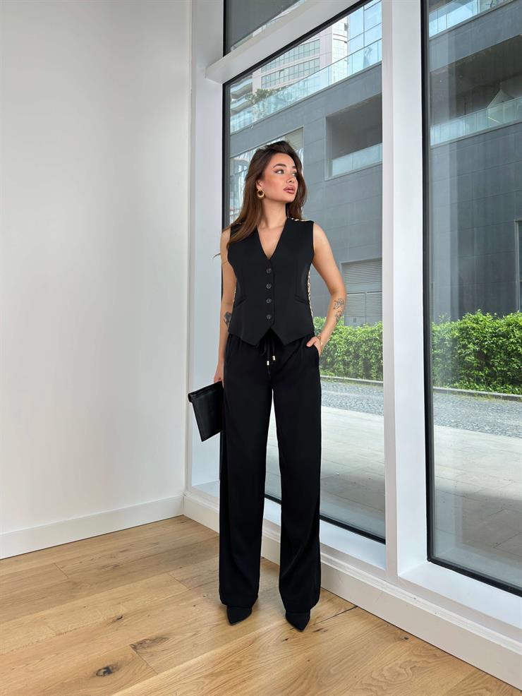 Önü Düğme Kapamalı Arkası Leopar Desenli Yelek Yüksek Bel Beli Bağcıklı Bol Pantolon Kieza Kadın Siyah Takım 24Y447