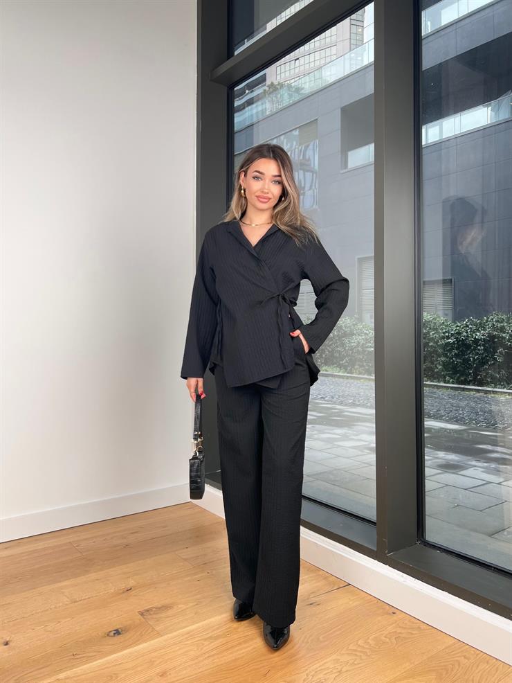 Kruvaze Yandan Bağlamalı Bluz Yüksek Bel Bol Paça Pantolon Kimlando Siyah Kadın Takım 25K465