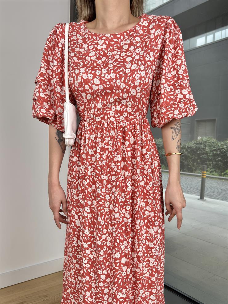 Kısa Kol Eteği Volanlı Çiçek Desenli Leyni Kiremit Kadın Elbise 25Y213