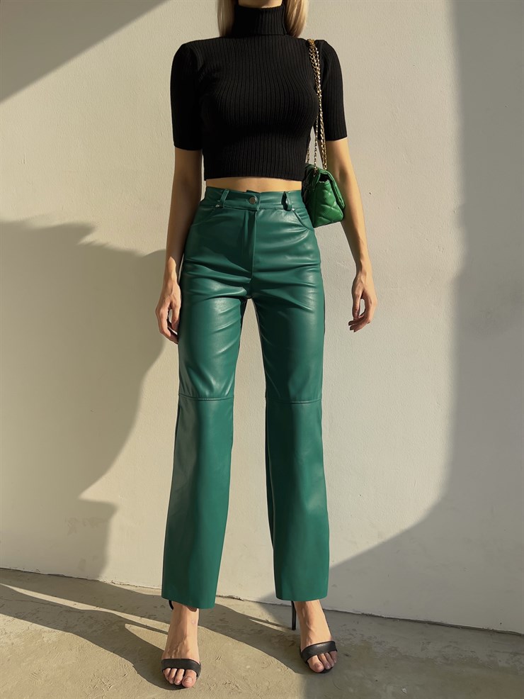 Kısa Kol Fitilli Serilda Kadın Siyah Balıkçı Yaka Crop 23K000022