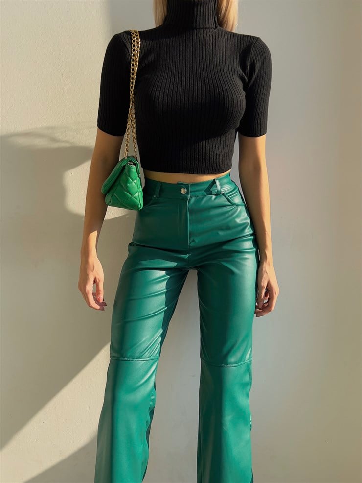 Kısa Kol Fitilli Serilda Kadın Siyah Balıkçı Yaka Crop 23K000022