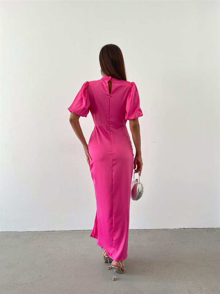 Kısa Kol Saten Önden Yırtmaçlı Drape Gage Kadın Fuşya Elbise 22K000431