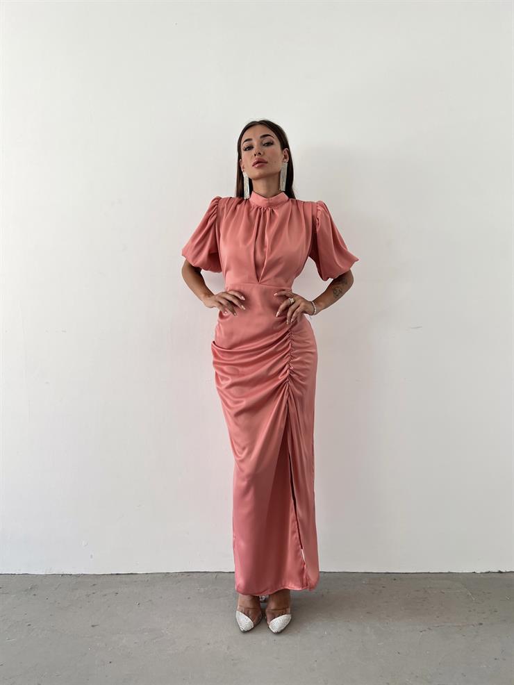 Kısa Kol Saten Önden Yırtmaçlı Drape Gage Kadın Pudra Elbise 22K000431