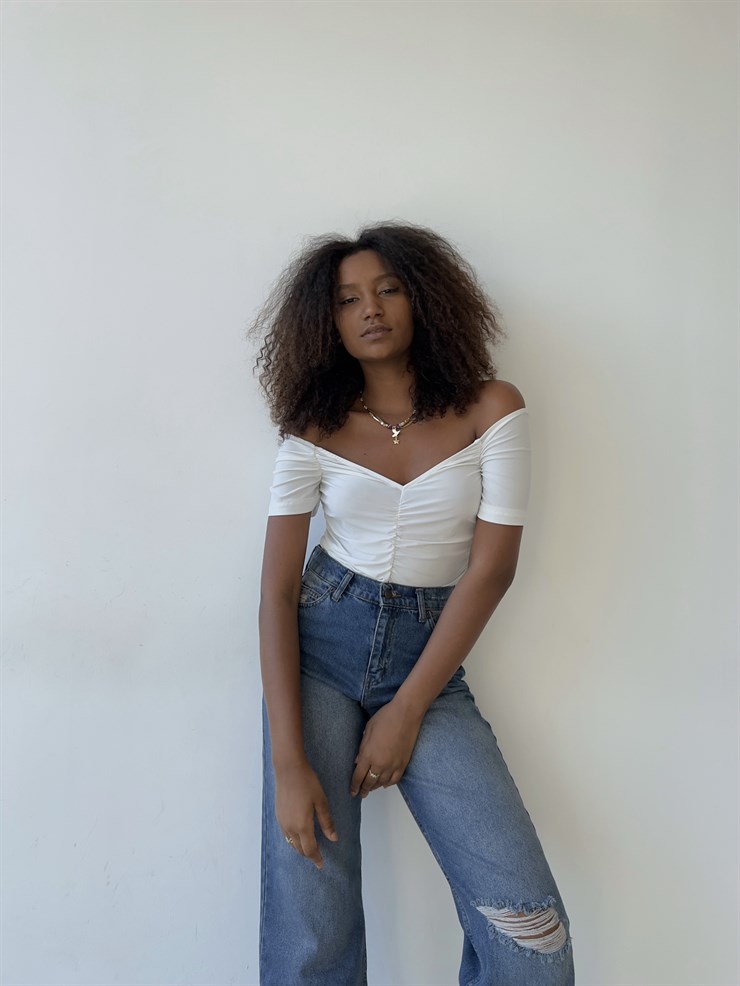 Kısa Kollu Kayık Yaka Büzgülü Jocosus Kadın Beyaz Bluz 22Y000394