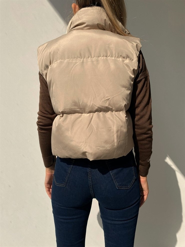 Kısa Şişme Dik Yaka Kadın Taş Renk Yelek 22K000037