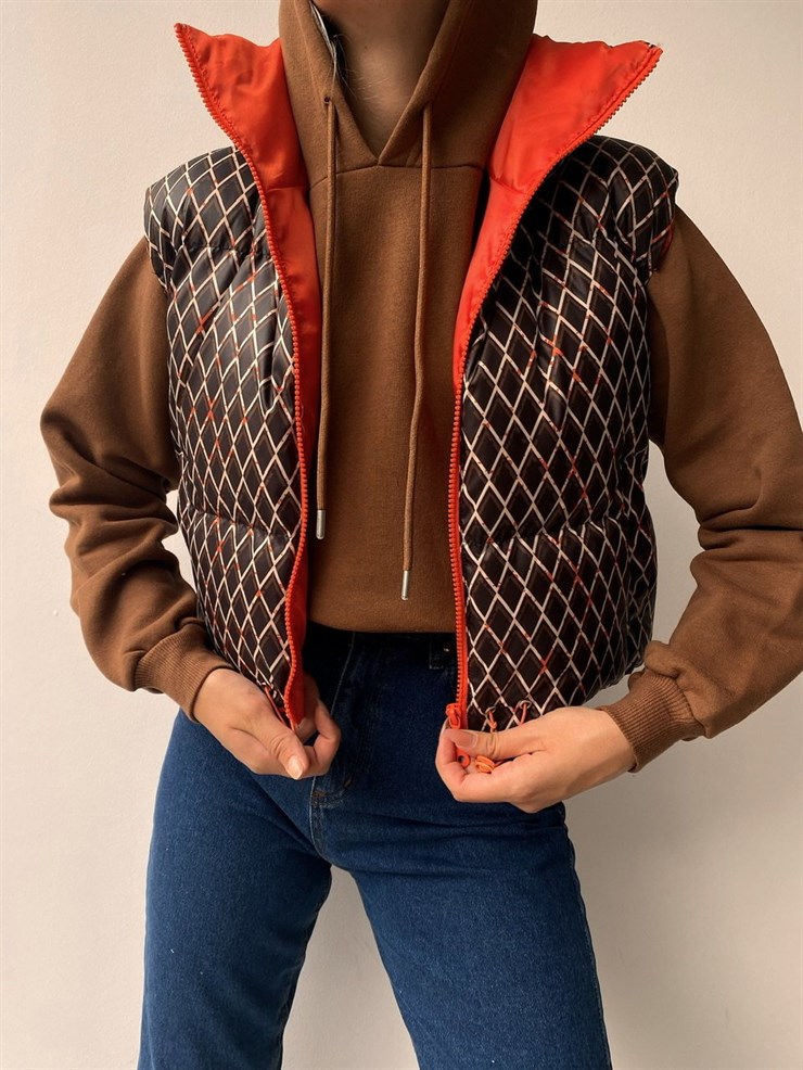 Kısa Şişme Geometrik Desenli Kadın Siyah Yelek 22K000038