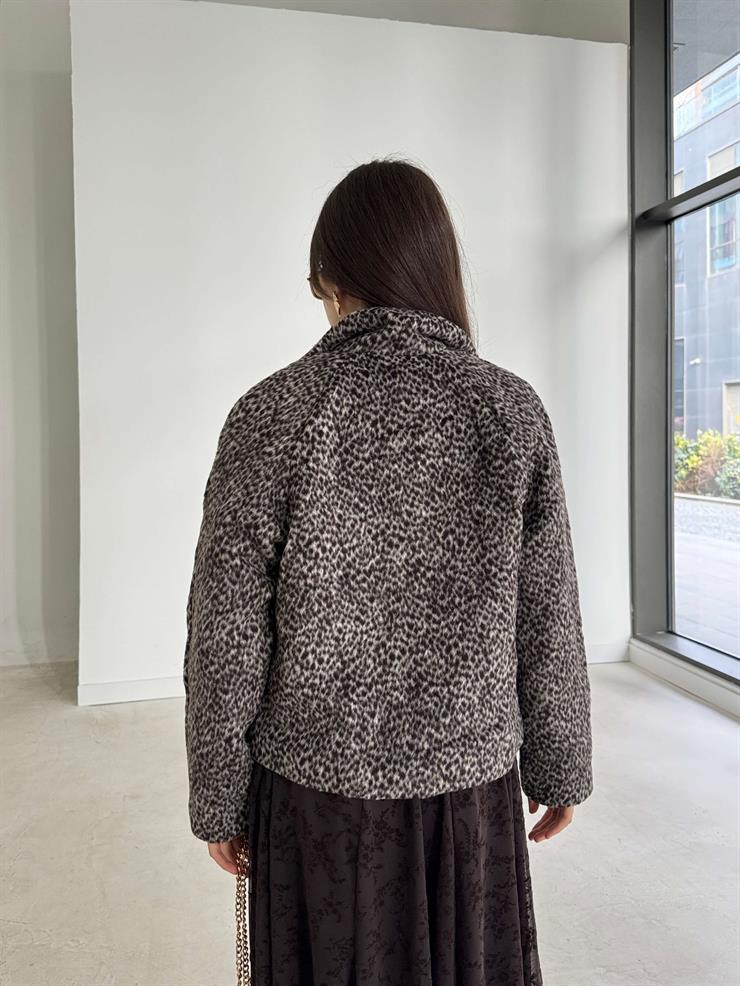 Desenli Önü Düğmeli Kıvena Kahve Kadın Peluş Mont 26K375