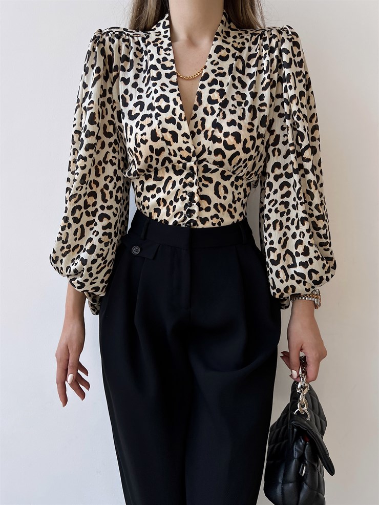 Kol Ve Bel Kısmı Lastikli Önden Düğmeli Heidi Kadın Leopar Bluz 22Y000278