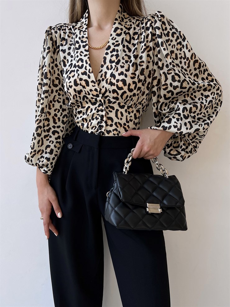 Kol Ve Bel Kısmı Lastikli Önden Düğmeli Heidi Kadın Leopar Bluz 22Y000278