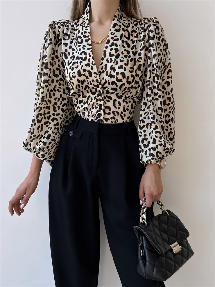 Kol Ve Bel Kısmı Lastikli Önden Düğmeli Heidi Kadın Leopar Bluz 22Y000278