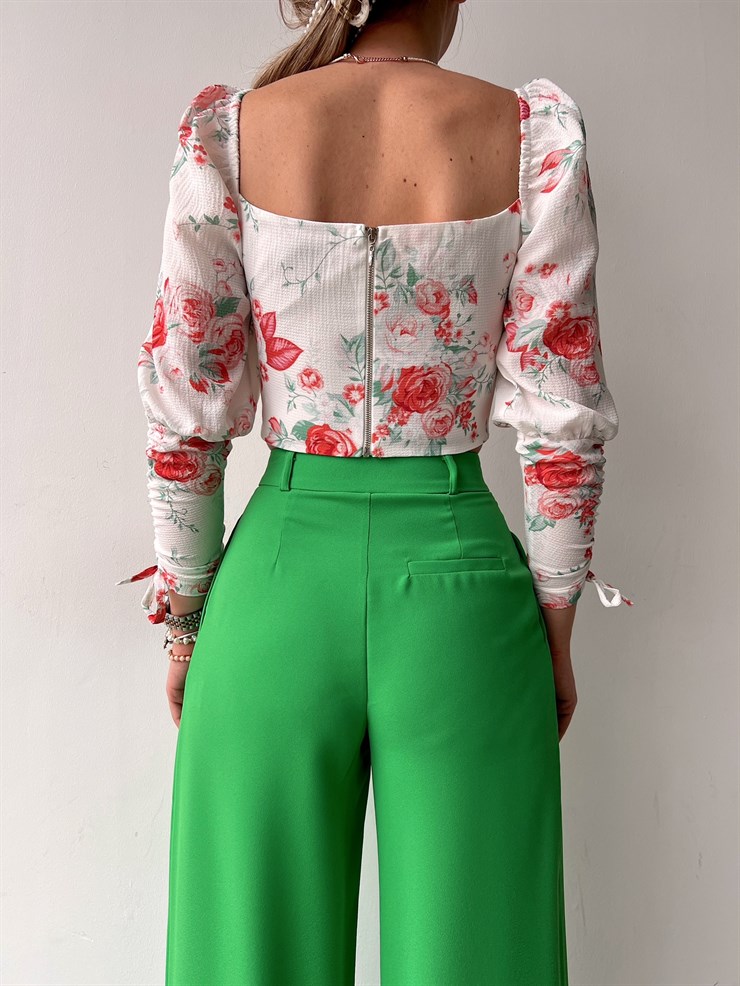 Kol Ve Yaka Bağcık Ayarlamalı Çiçekli Jose Kadın Kırmızı Crop Bluz 22K000537