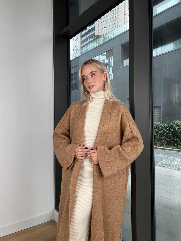 Kolları Bol Alens Kadın Camel Salaş Triko Hırka 24k000176