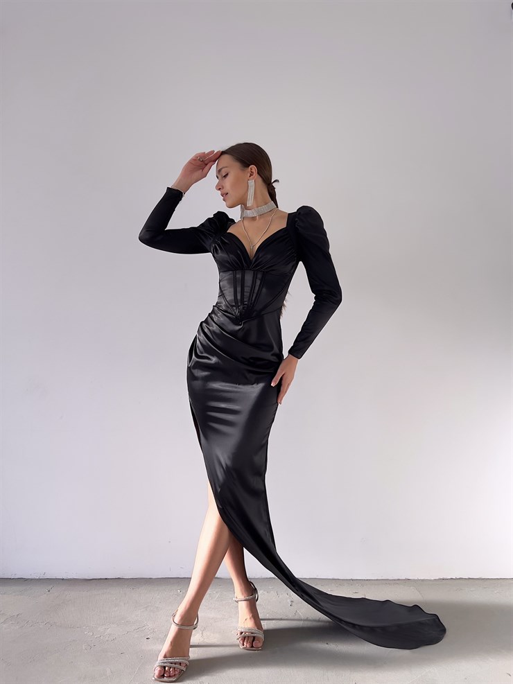 Korse Kalp Yaka Uzun Kollu Derin Yırtmaçlı Uzun Kuyruk Detay Syed Kadın Siyah Elbise 23K000175