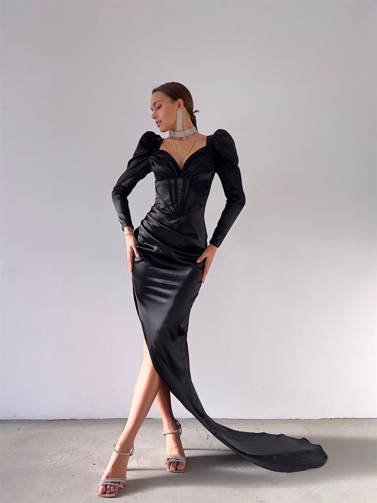 Korse Kalp Yaka Uzun Kollu Derin Yırtmaçlı Uzun Kuyruk Detay Syed Kadın Siyah Elbise 23K000175