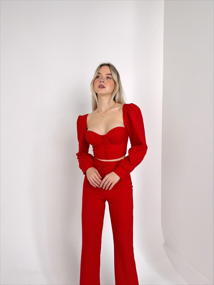 Kalp Yaka Önü Düğme Detaylı Crop Önü Düğme Kapamalı Bol Paça Pantolon Koşar Kadın Kırmızı Alt Üst Takım 23Y000123