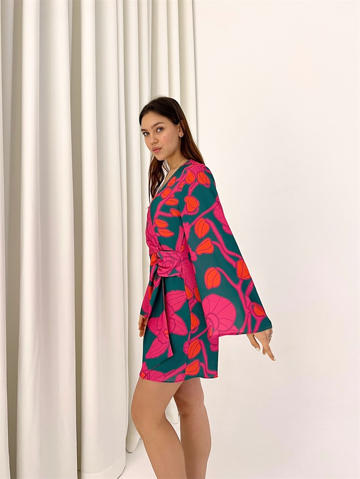 Kruvaze Yaka Çiçek Desenli Uzun Geniş Kollu Penekiko Kadın Pembe Elbise 23K000408