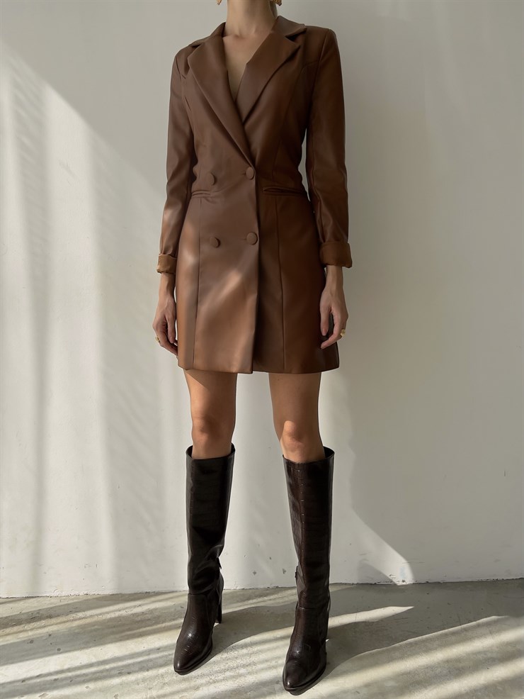 Kruvaze Yaka Çift Düğme Kapamalı Yanları Cep Görünümlü Stephane Kahve Vegan Deri Ceket Elbise 23K000078