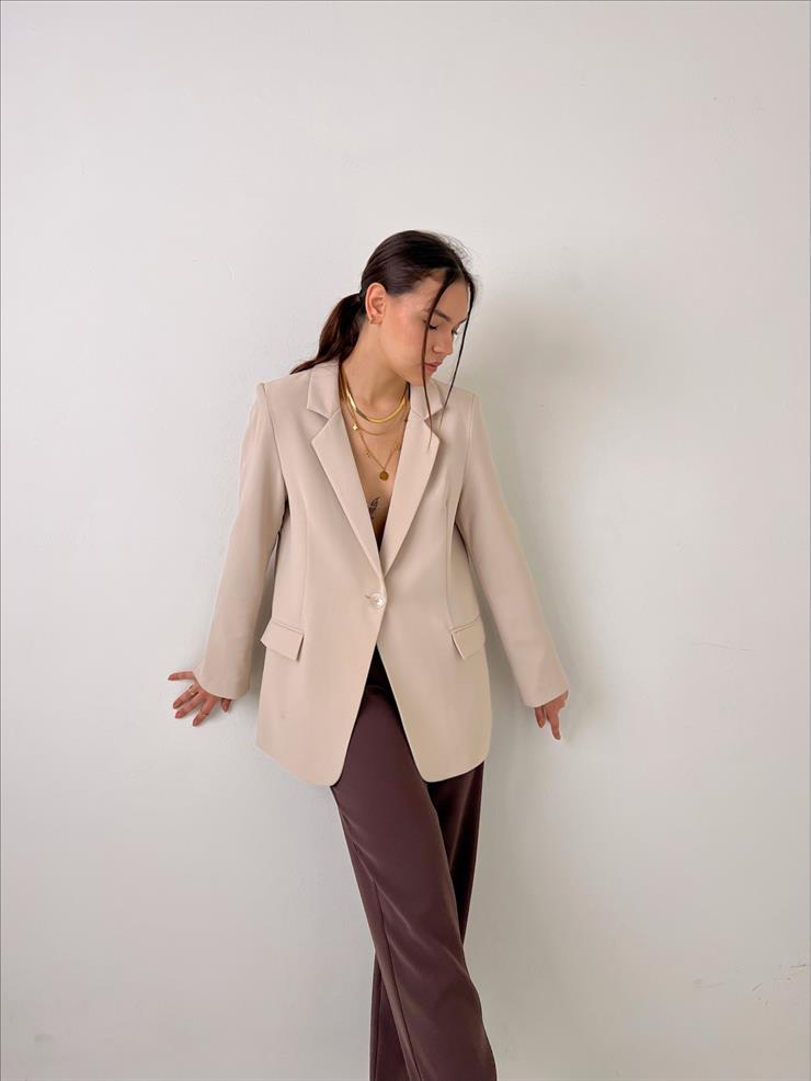 Kruvaze Yaka Tek Düğme Kapamalı Kaela Kadın Taş Arkası Yırtmaçlı Blazer Ceket 23Y000021