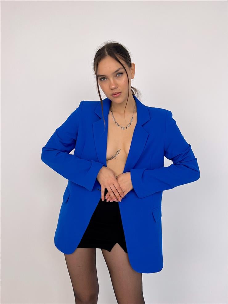 Kruvaze Yaka Tek Düğme Kapamalı Kaela Kadın Saks Arkası Yırtmaçlı Blazer Ceket 23Y000021