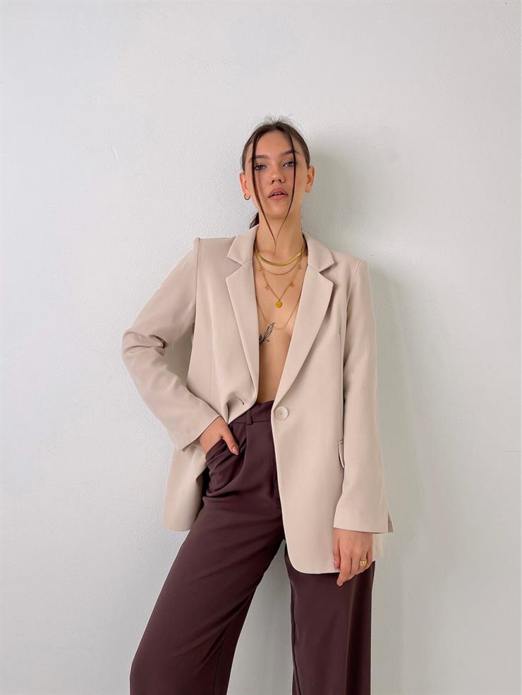 Kruvaze Yaka Tek Düğme Kapamalı Kaela Kadın Taş Arkası Yırtmaçlı Blazer Ceket 23Y000021