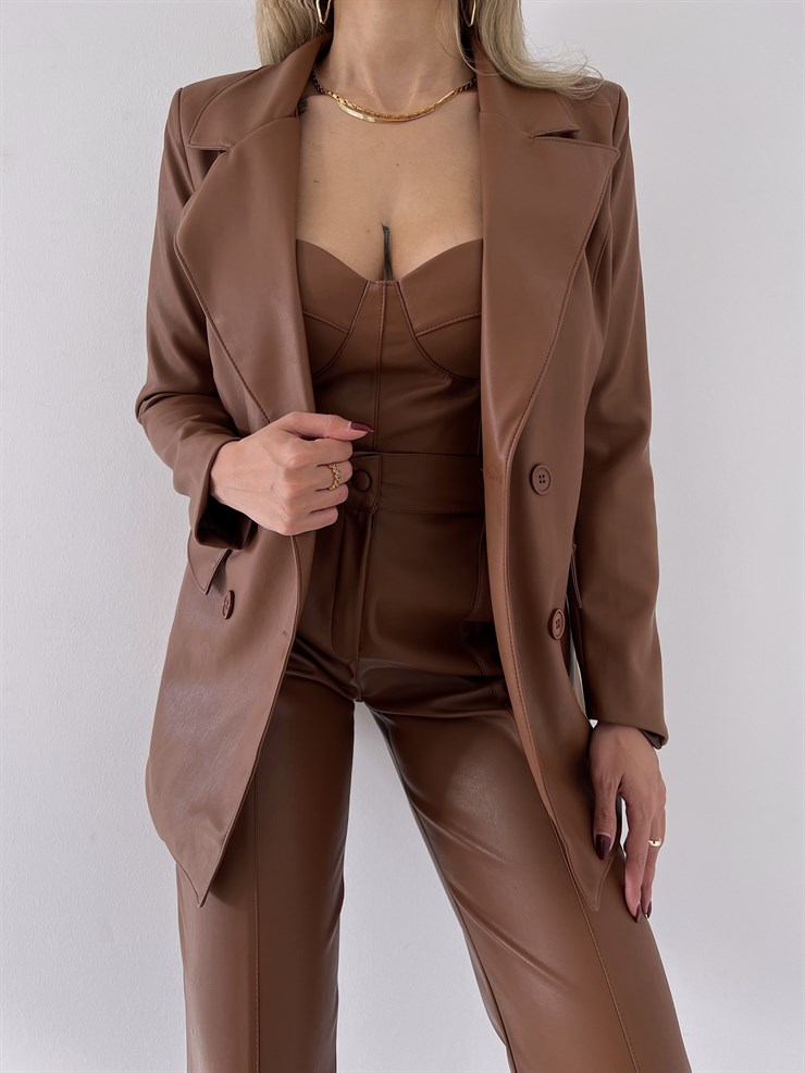 Kuplu Bluz Blazer Ceket Ve Pantolon Eline Kadın Kahve Vegan Deri Üçlü Takım 23K000171