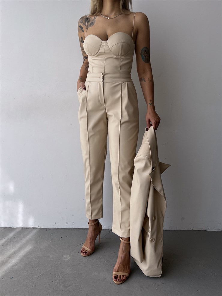 Kuplu Bluz Blazer Ceket Ve Pantolon Eline Kadın Bej Vegan Deri Üçlü Takım 23K000171
