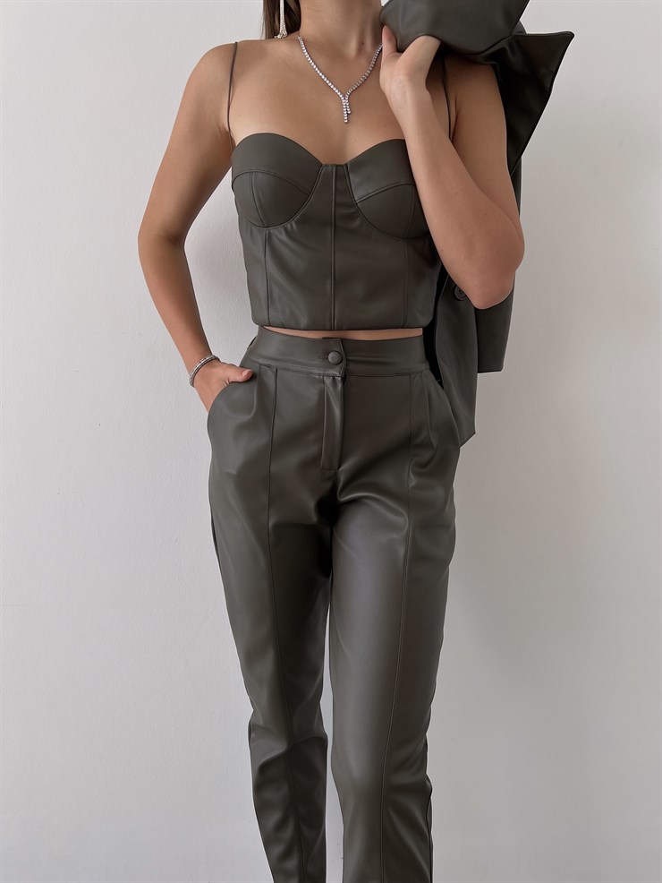 Kuplu Bluz Blazer Ceket Ve Pantolon Eline Kadın Haki Vegan Deri Üçlü Takım 23K000171