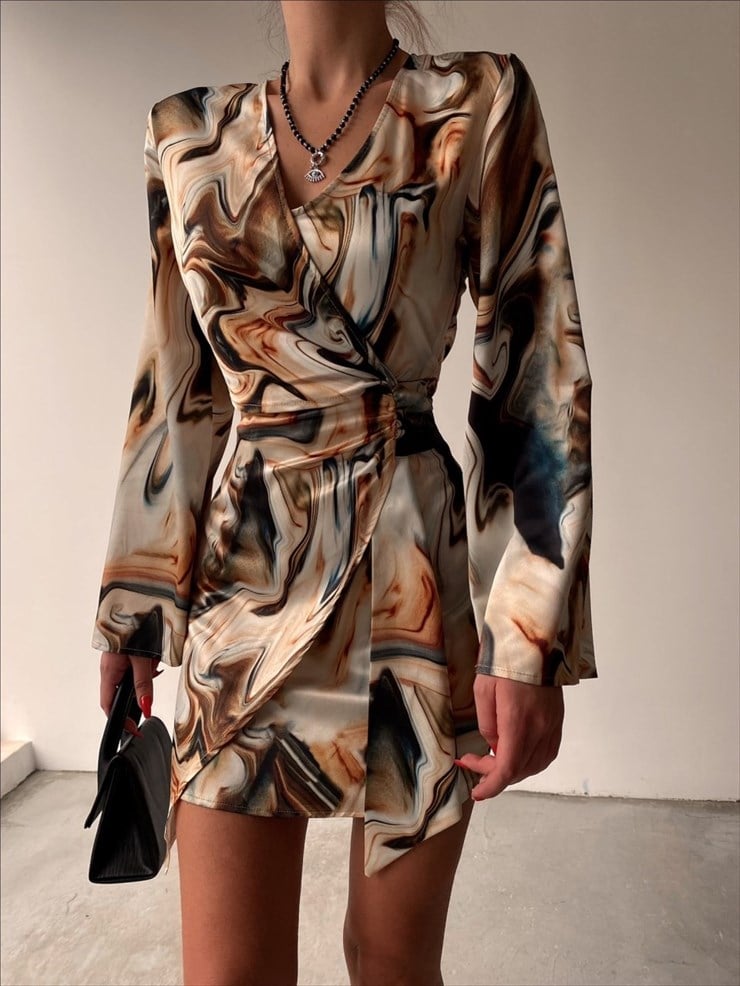 Kuruvaze Geniş Kol Desenli Aglae Kadın Bej Mini Elbise 22K000373