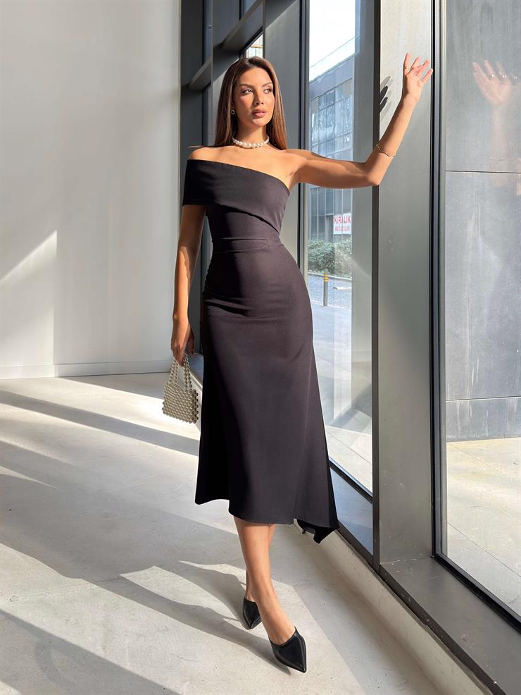 Eteği Ve Yakası Asimetrik Lamleri Siyah Kadın Midi Elbise 26K200