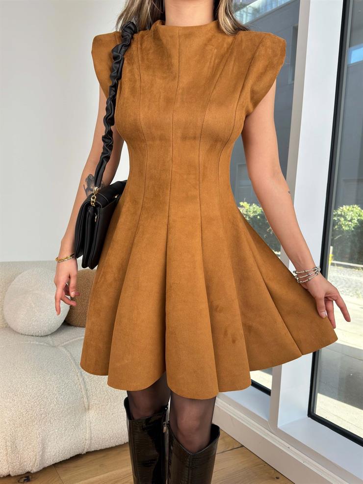 Yarım Boğazlı Kolsuz Eteği Pileli Lande Taba Kadın Mini Süet Elbise 25K425